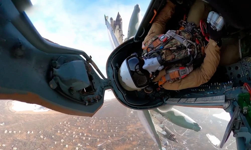 Δείτε το! Ρωσικά Su-25 εξαΰλωσαν Ουκρανούς πεζικάριους στο Ντονιέτσκ-60 Ουκρανοί στρατιώτες σκοτώθηκαν εχθές στο Κουπιάνσκ (Βίντεο)